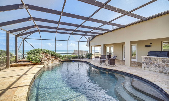 Melbourne Beach House | Beachfront Melbourne Beach Retreat w/Pool Table!