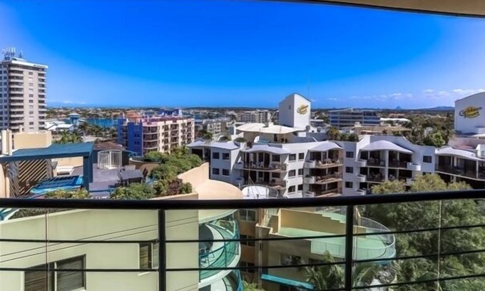 Sunshine Coast Apartment | Beachfront Mooloolaba -7th Floor Landmark resort
