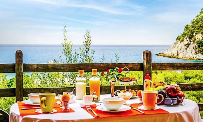 Papa Nero Apartment | Beachfront Pelion Getaway - Cozy Summer Retreat