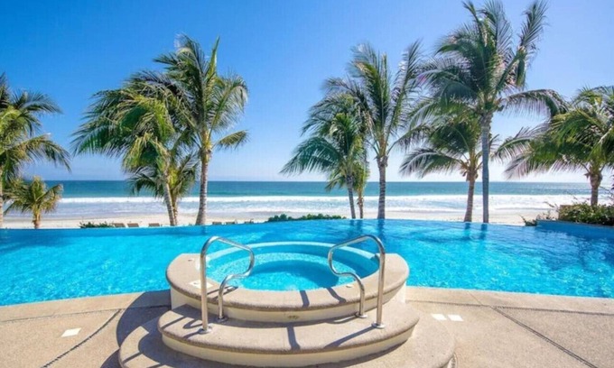 Punta de Mita Condo | Beachfront right on beautiful sandy beach