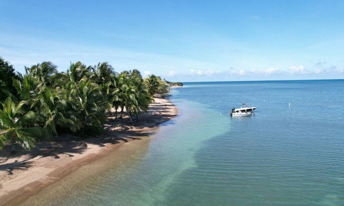 El Combate Cabin | Beachfront Rustic Cabin by Sunset Village - Orange