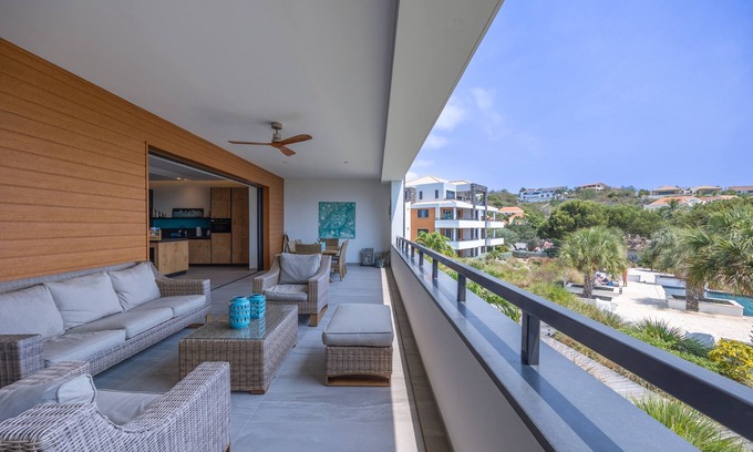 Sint Michiel Apartment | Beachfront, sea view 3 BDR luxury The Shore @ Blue Bay Beach and Golf Resort