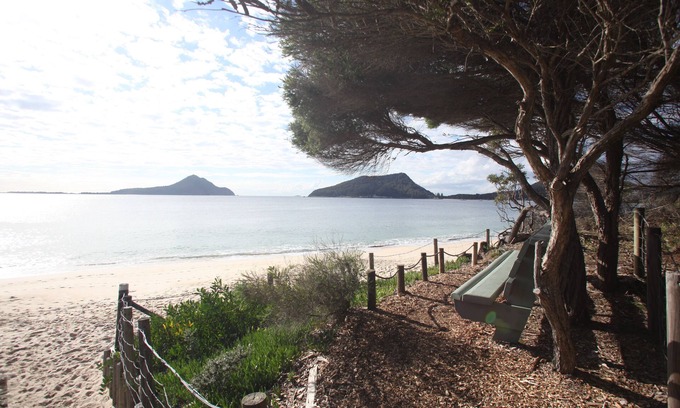 Nelson Bay Apartment | Beachfront Shoal Bay