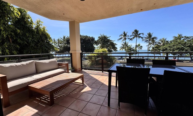 North Ward Apartment | Beachfront The Strand - Spacious Apt. 2/103 - Luxurious Beachfront Apartment on The Strand