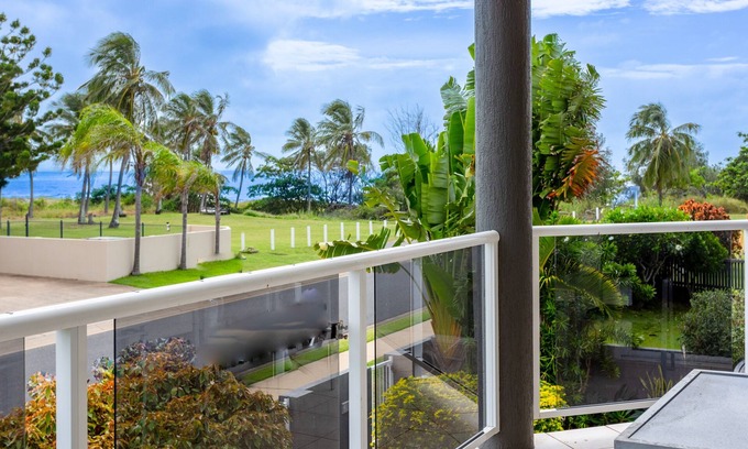Yeppoon Apartment | Beachfront Townhouse in Great Location.