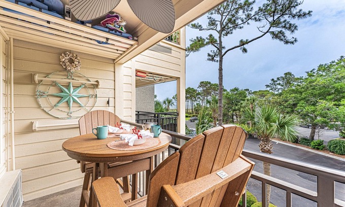 Hilton Head Island Villa | Beachfront Villa | 2025 Renovated, Ocean Views, Pool & Bikes, SS280