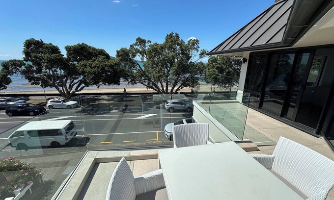 Kohimarama Villa | Beachfront Villa - Kohi Del Mar
