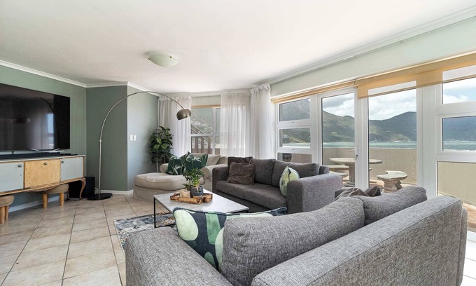 Hout Bay Apartment | Beachfront Villa Sea Breeze Hout Bay Cape Town
