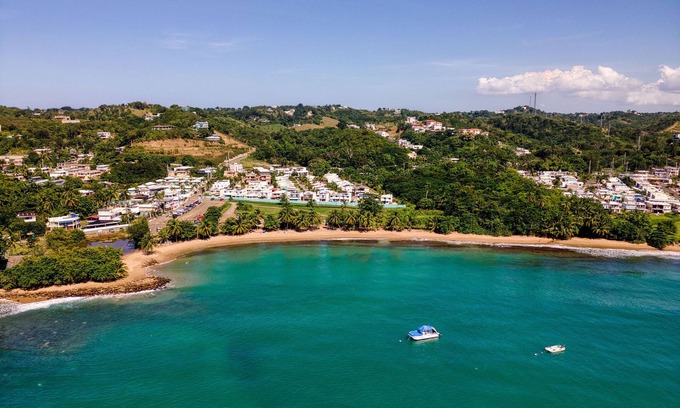 Ensenada House | Beachfront Villa Sol in private Puerto Bahia community in Rincon. Great location