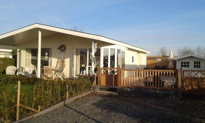 Breskens Ski Chalet | Beachhouse "Little- Diamond"