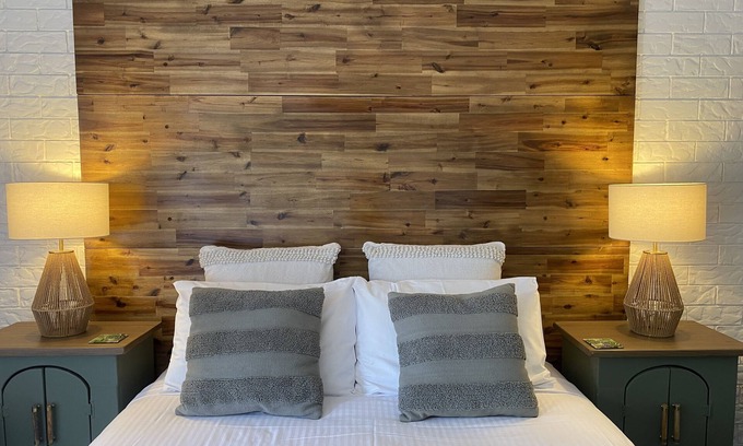 Beachmere Hotel | Beachmere Palms Motel