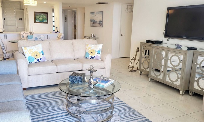 Longboat Key Condo | Beachplace 10-402 by FVC