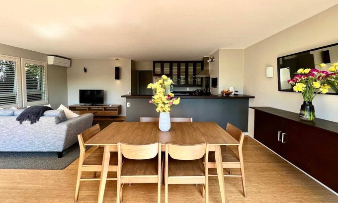 Devonport Apartment | Beachside 3 Bedroom Bliss