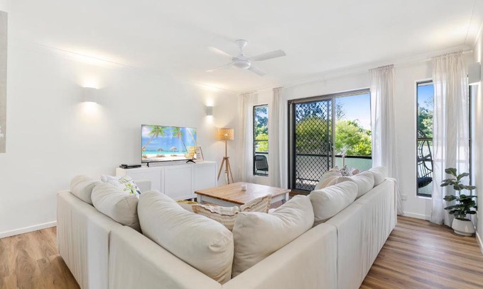 Woorim Apartment | Beachside 3 bedroom unit - 'Cooinda'