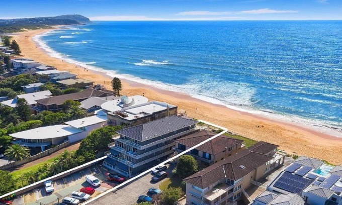 Wamberal House | Beachside #7 Close To Beach Accom Holidays