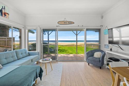 Avoca Beach House | Beachside Bungalow #5