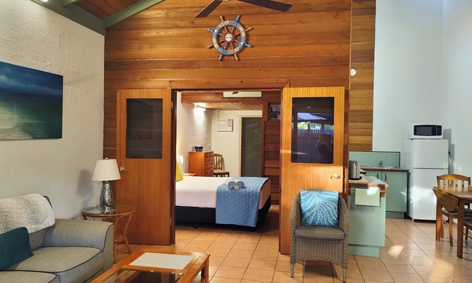 Nelly Bay Cottage | Beachside Cottage - A Private Peaceful Hidden Gem