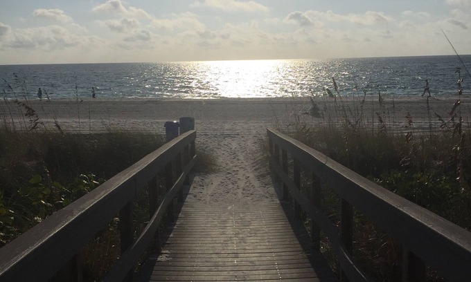Treasure Island Condo | Beachside Efficiency on Gulf /Beach side on Treasure Island