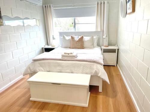Brooms Head Apartment | Beachside Family Unit 2 mins walk to beach partial ocean view