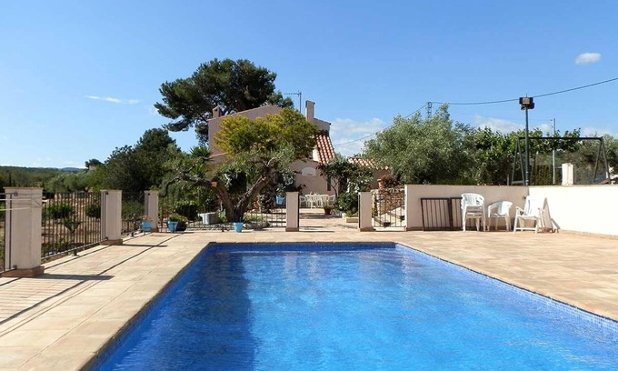 Costa Dorada House | Beachside Haven: Private Pool, Pet-Friendly, Free WiFi, A/C Optional, Near Dog Beach