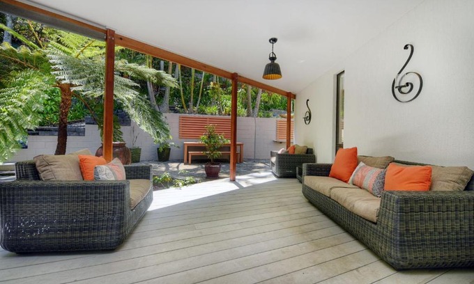 Sapphire Beach House | BEACHSIDE MANOR - walk to the beach