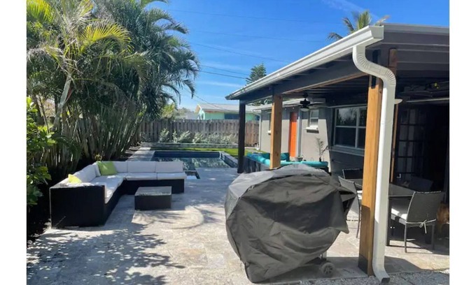 The Cloisters House | Beachside Oasis with Heated Pool & Jacuzzi!