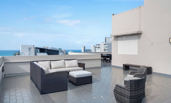 Miramar Apartment | Beachside Stay | A/C | Stream TV | Spot included | Miramar Area