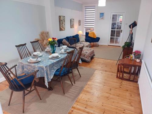 Dovercourt House | Beachside Terrace