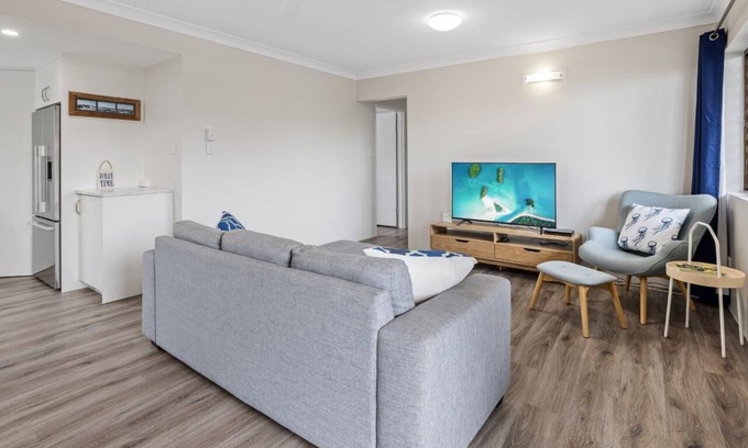 Woorim Apartment | Beachside Unit in the Centre of Town