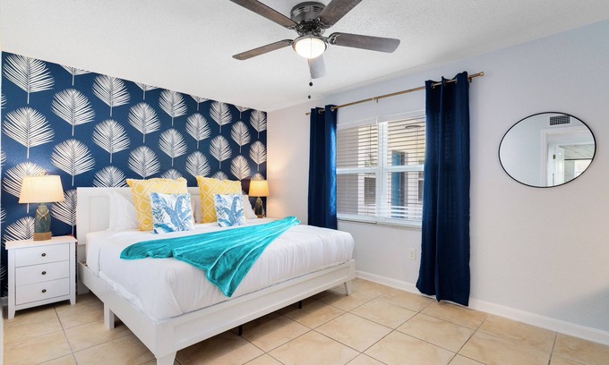 Indian Harbour Beach Apartment | Beachside~ Walk to the beach, Pool, BBQ, Gym,Patio