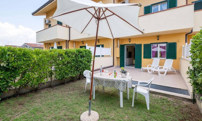 Laura Villa | Beachside Villa in Paestum