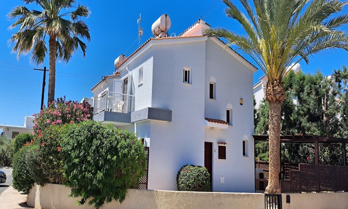 Paphos House | Beachside Villa. Sea and beach views. Free Paphos airport transfers free aircon