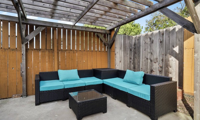 Sharp Park Apartment | Beachy 1BR Escape with SofaBed Golf