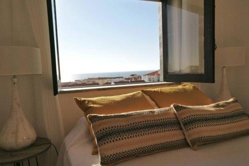 Praia de Santa Cruz Apartment | Beachy 2Bdrm in Santa Cruz w/stunning Ocean View!