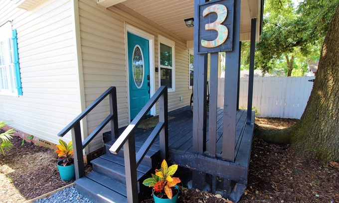 Navy Point House | Beachy Bungalow for Family Fun! Walk to local Beach!