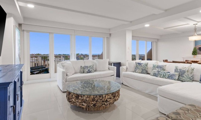 South Padre Island Apartment | Beachy Vibes @ Solare Tower