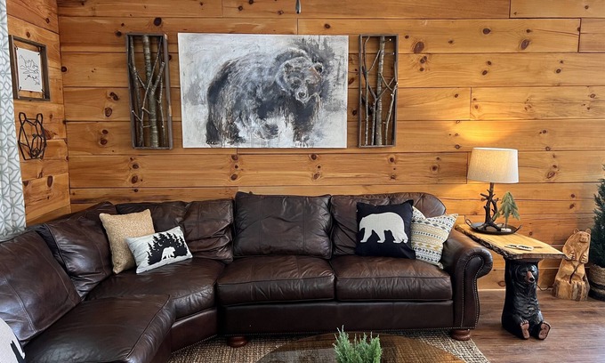 Hot Springs Cabin | Bear Cabin at The Natural State Cabins