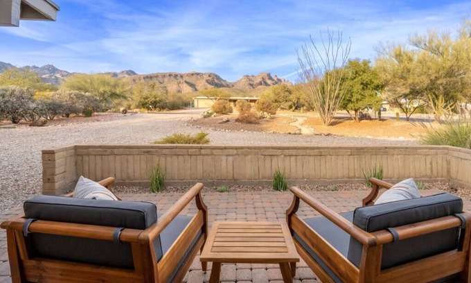 Tanque Verde House | Bear Canyon Retreat w/Pool | Jazz & Rodeo Ready