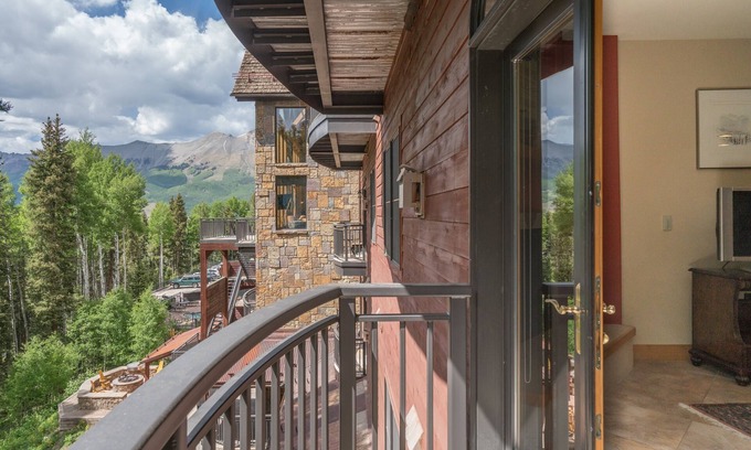 Mountain Village Condo | Bear Creek Lodge 305ab 2 Bedroom Condo by Alpine Lodging Telluride