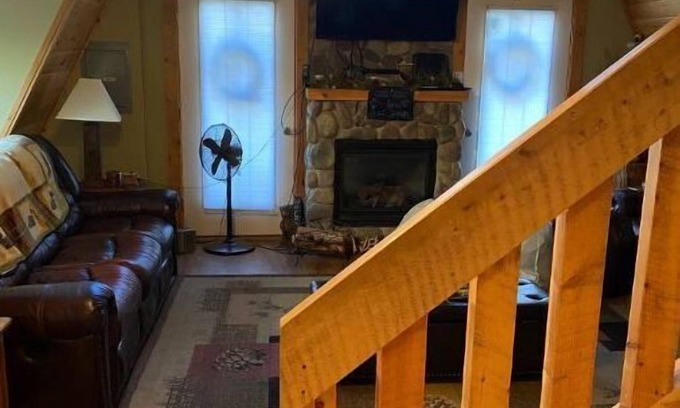 Old Forge House | Bear Creek Lodge: By First Lake, Ride from Cabinn