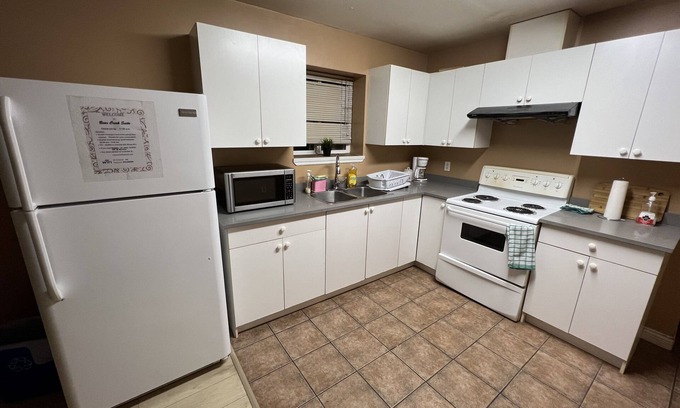 Newton House | Bear Creek Suite/Room B2