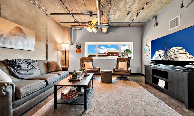 Brazos Condo | Bear Den- Waco/Baylor/Magnolia