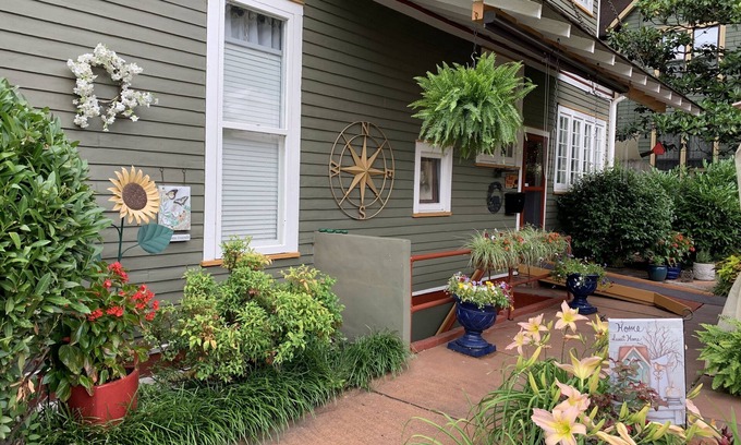 St. Elmo Improvement League Apartment | Bear House 1890, Wheland Wing, Upgraded Detailed Amenities, Walk to Cafes, Shops