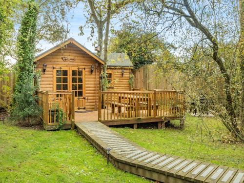 Newmarket House | Bear House- Uk45704