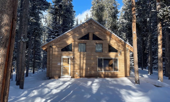 Dayton Hotel | Bear Lodge Resort