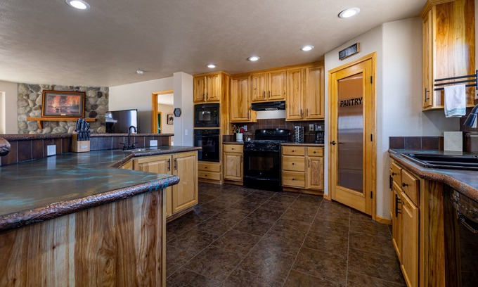 Powell House | Beartooth Retreat- space for large groups