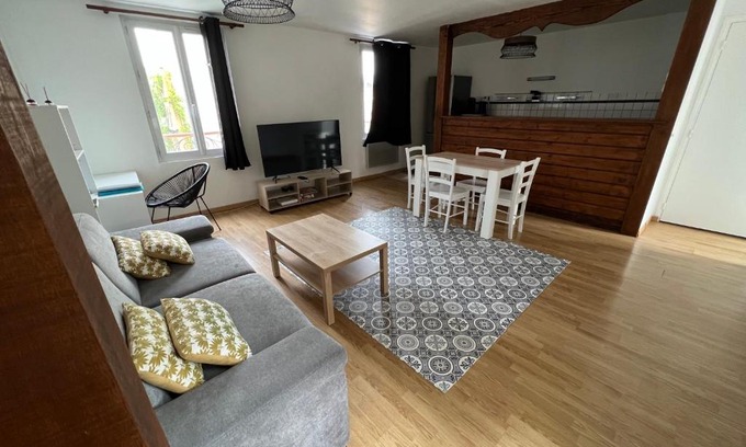 Saint-Charles du Port Apartment | Beau 2 pièces Quartier Brindeau à 10 min à pied des Docks et 20 min de la Gare - Les Appartements Océane