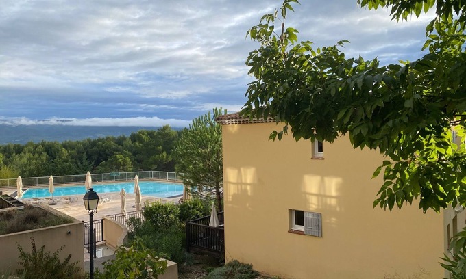 Pont Royal House | Beau Duplex Bien Équipé Avec Terrasse Dans Résidence Avec Piscine