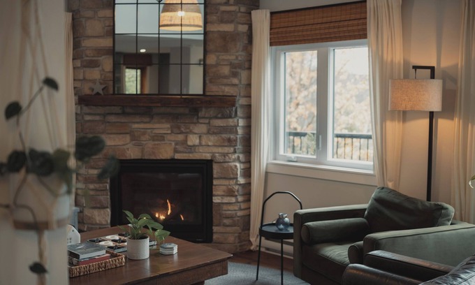 Saint-Faustin-Lac-Carre Ski Chalet | [Beauford] Breathtaking Mountain Getaway