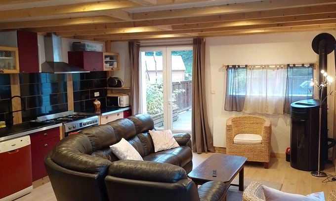 Saint-Jacques-des-Blats Apartment | Beautiful apartment for 8 at the foot of the piste